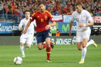 Fútbol/Selección.- Xabi Alonso, baja por lesión ante Urugay, será sustituido por Mario Suárez