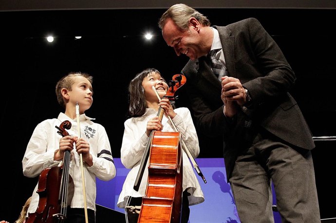 Alberto Fabra preside el acto 'La música ens fa creixer'