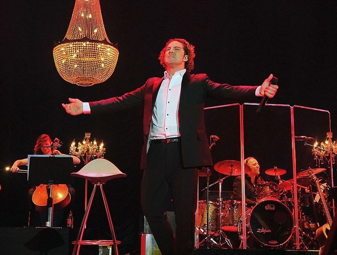 El cantante David Bisbal durante su actuación
