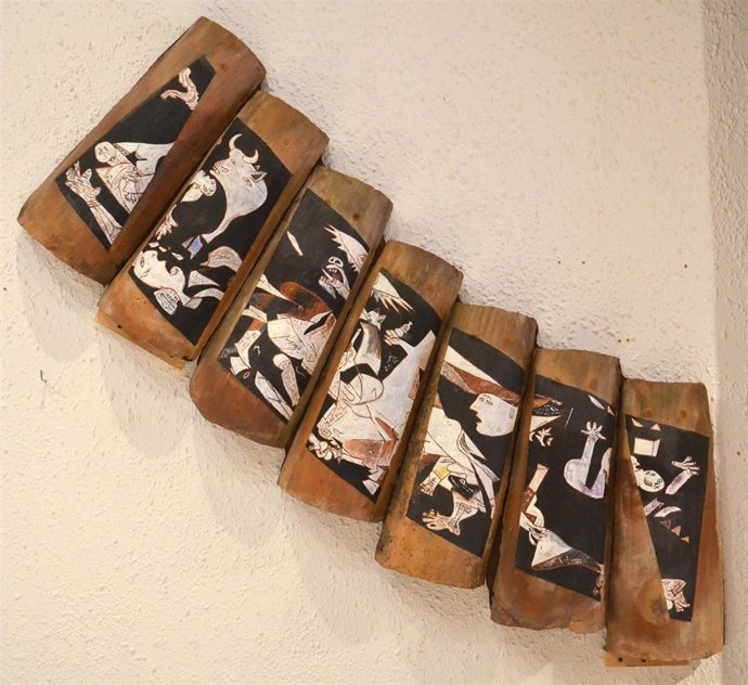 El 'Gernika' en las tejas de la exposición