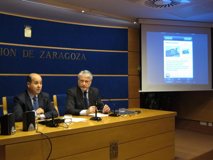 Moreno y Larqué en la presentación de la nueva aplicación móvil de la DPZ