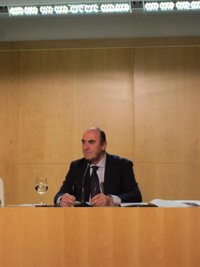 De Guindos afirmó en diciembre que sólo dimitiría por indicación de la alcaldesa o si le imputasen