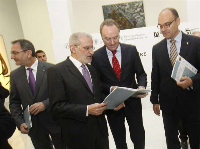 De izquierad a derecha, Esteban Morcillo, Alberto Fabra, Manuel Palomar