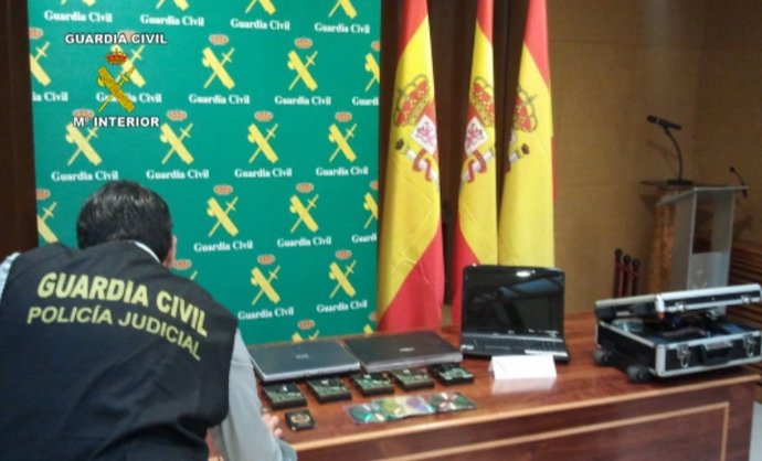 Material intervenido por la Benemérita en la Operación Out.