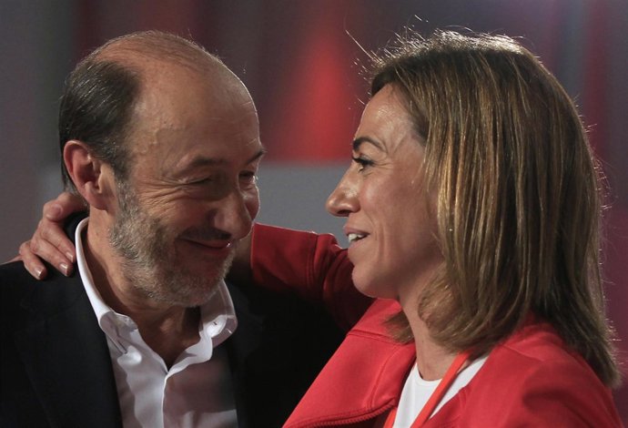 Carme Chacón Felicita A Rubalcaba