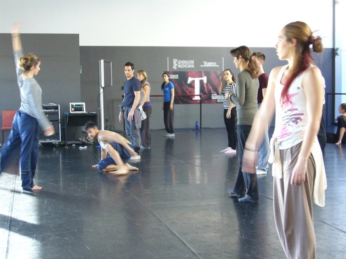 Clara Barberá ofrece clases de danza