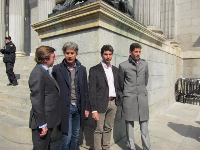 Toreros Registran ILP En El Congreso En Defensa De La Tauromaquia