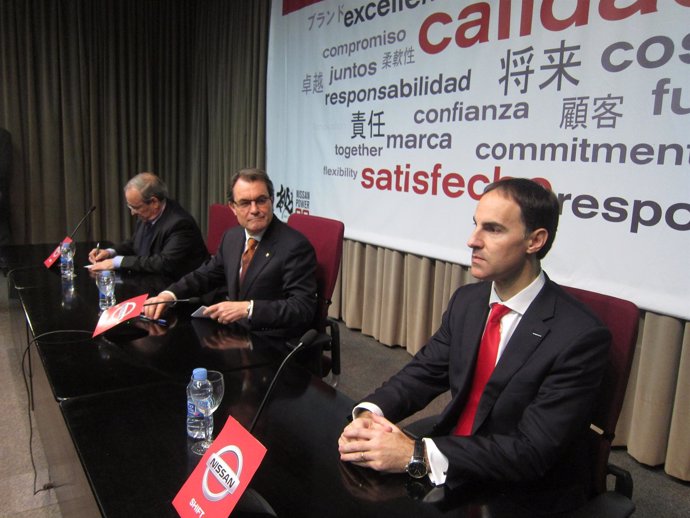 Luis Valero, Artur Mas y Frank Torres (Nissan)