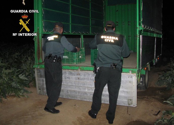 Guardia Civil camión agrícola