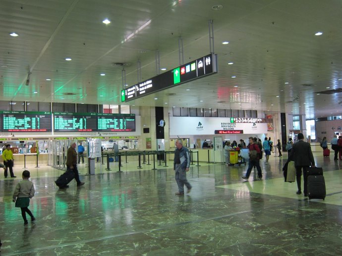 Estación Sants Vestíbulo Adif Renfe Viajeros