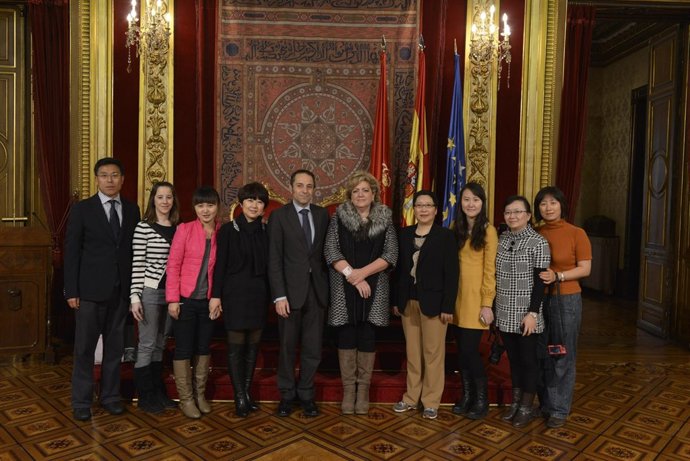 Sánchez de Muniáin recibe a touroperadores chinos.                   