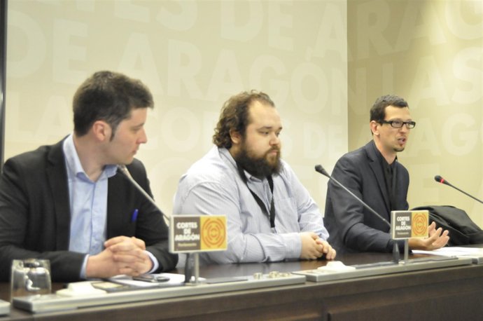 Miembros del Consejo de la Juventud de Aragón en las Cortes