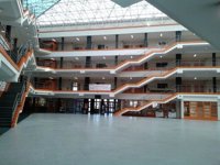 La Complutense dice que solo 62 funcionarios y 18 miembros del personal laboral han seguido la huelga durante la mañana