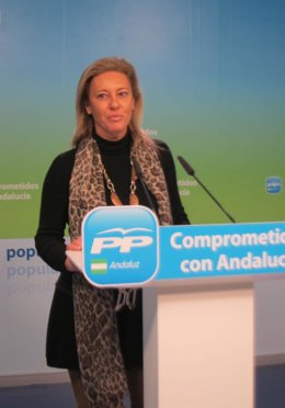 La vicesecretaria de empleo del PP-A, Carolina España, hoy en rueda de prensa