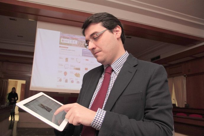 José María Bellido en el salón de plenos del Ayuntamiento