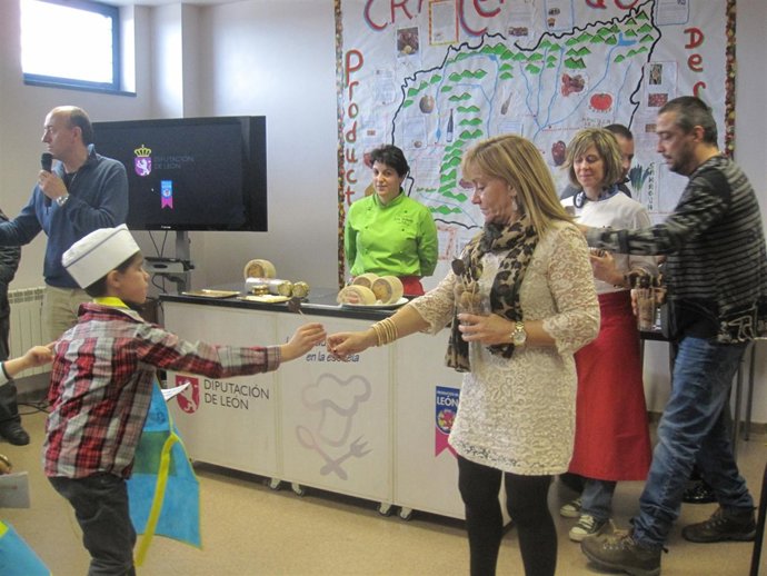 Carrasco en la inauguración de Los Productos de León en la Escuela