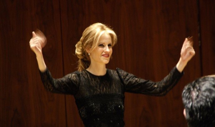 Inma Shara en concierto a favor de Harambee