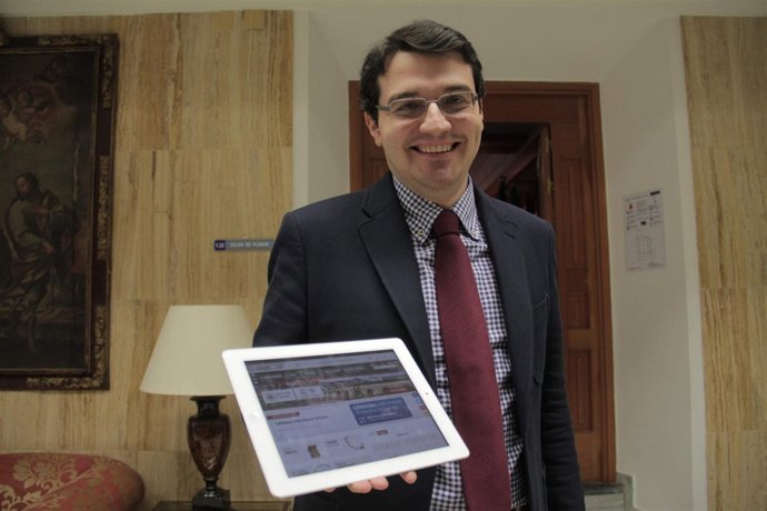 Bellido presenta la nueva web municipal