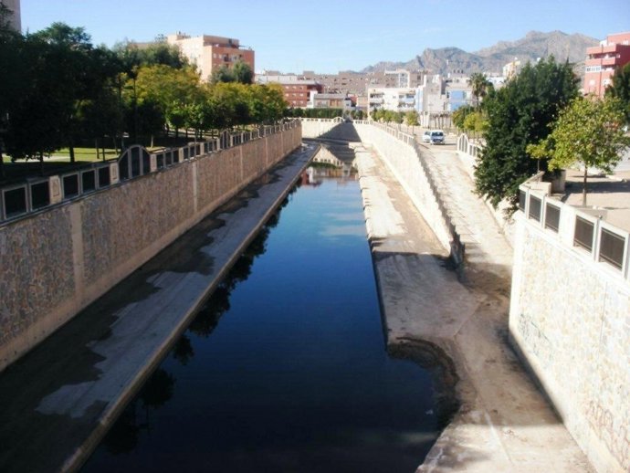 Cauce del río Segura a su paso por Orihuela