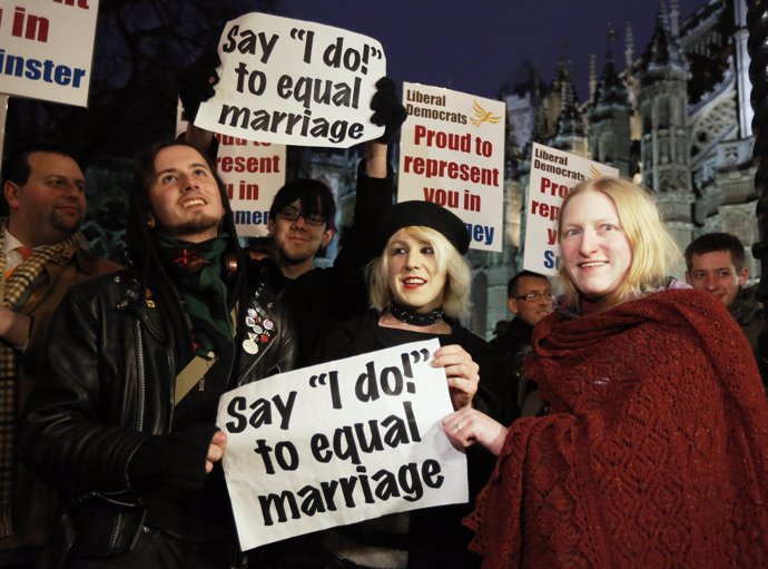 El Parlamento británico aprueba por amplia mayoría el matrimonio homosexual