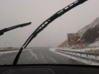 La presencia de nieve obligar a usar cadenas en la LU-633 en el puerto de montaña en Pedrafita (Lugo)