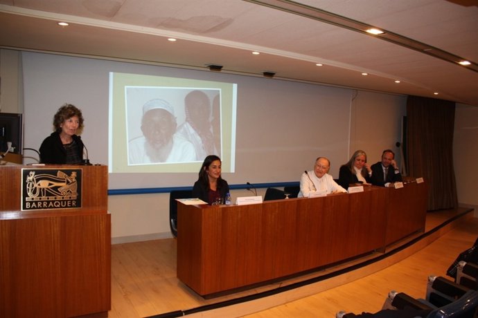 PRESENTACIÓN DEL PROYECTO HUMANITARIO 'MIRADAS DE BANGLADESH'