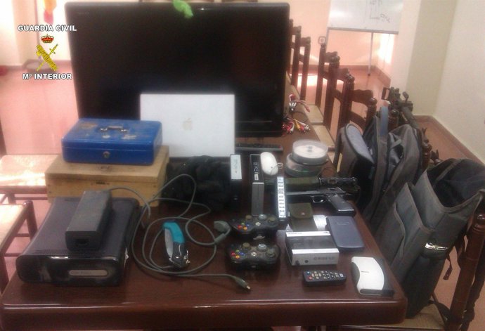 Material recuperado por la Guardia Civil