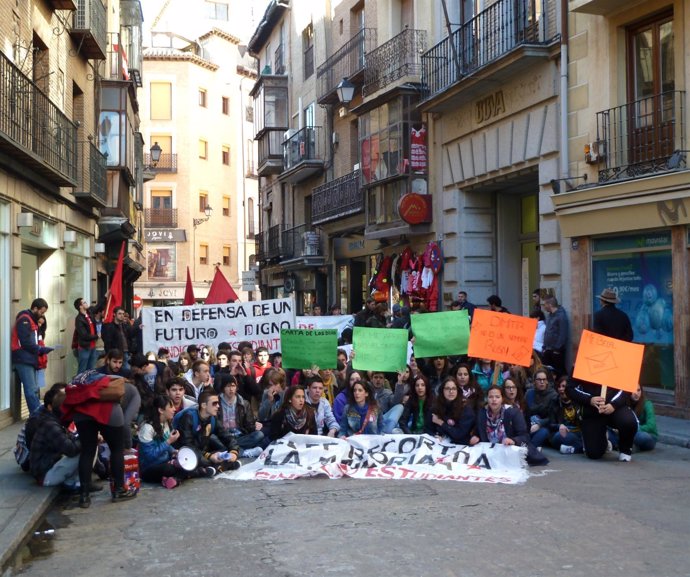 Manifestación de Estudiantes en Toledo, retirada de la LOMCE