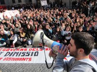Miles de estudiantes rechazan los recortes en Barcelona 