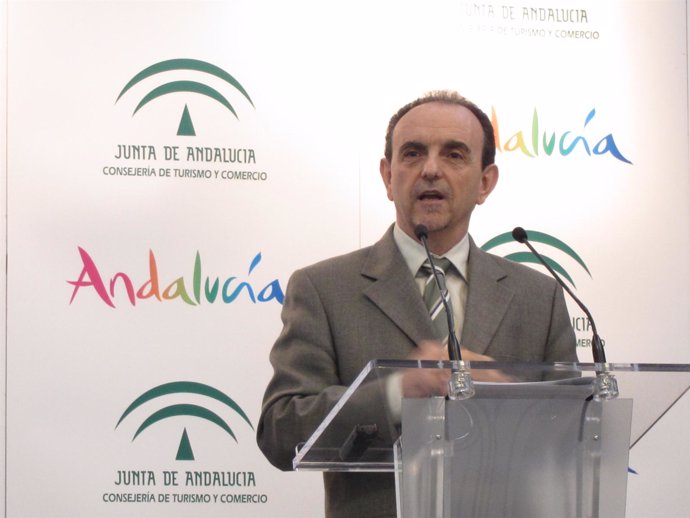 El consejero de Turismo y Comercio de Andalucía, Rafael Rodríguez, en Málaga
