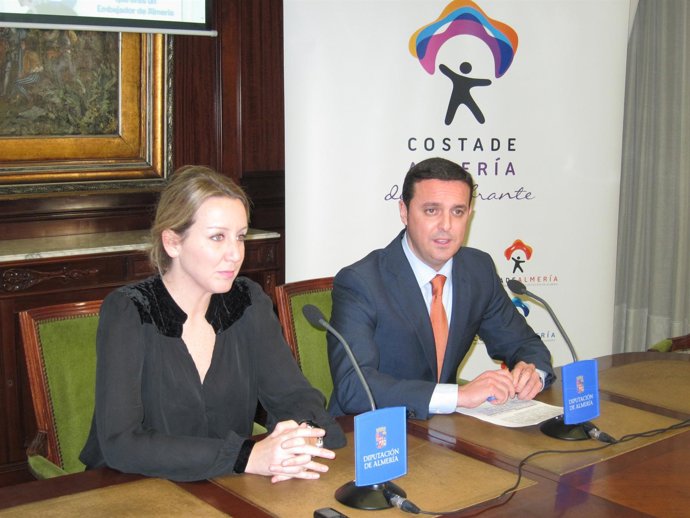 La gerente del Patronato de Turismo y el vicepresidente de la Diputación