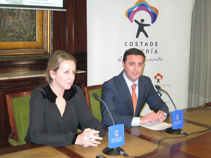 La gerente del Patronato de Turismo y el vicepresidente de la Diputación