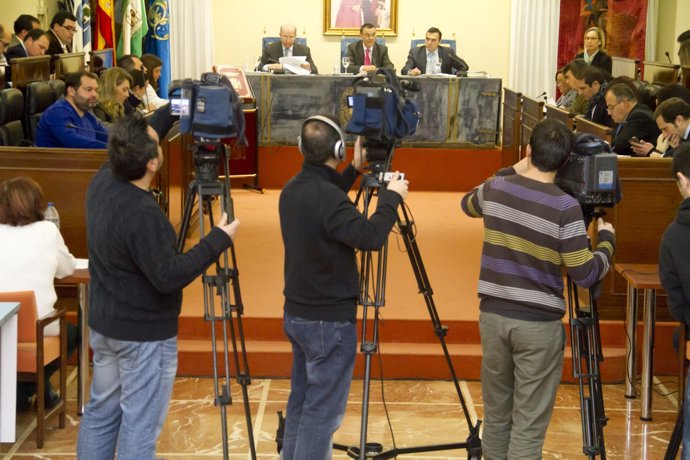 Imagen del pleno de febrero de la Diputación de Huelva.