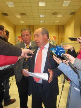 El alcalde de Granada, José Torres Hurtado.