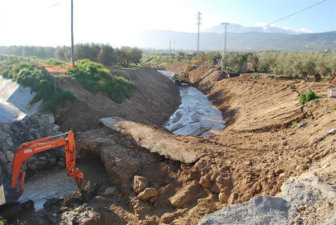 Limpieza de cauces en Antequera