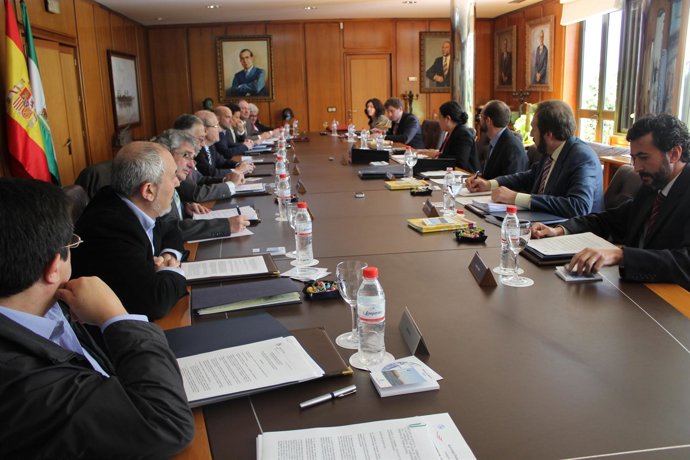 El consejo de administración de la Autoridad Portuaria de Huelva. 