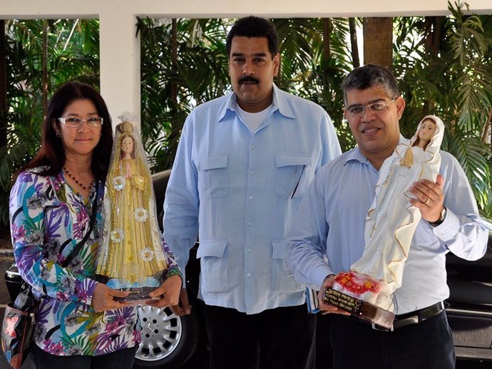 Miembros del Gobierno de Venezuela a su llegada a La Habana.
