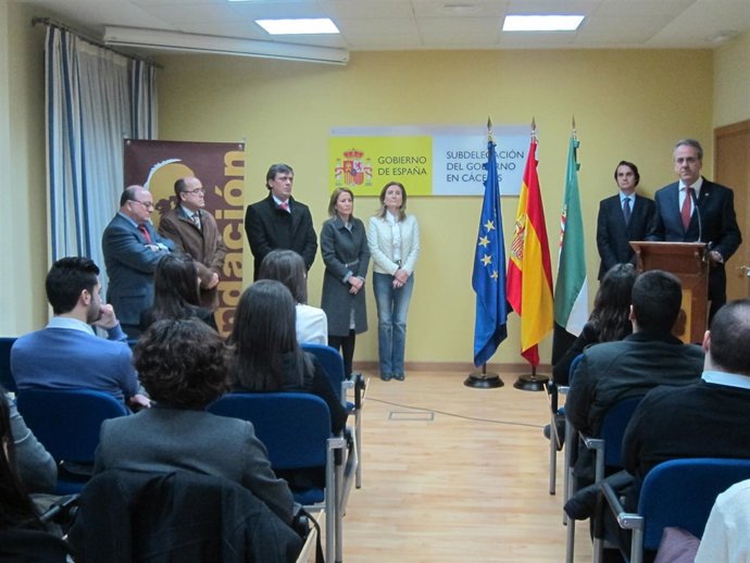 Acto De Entrega De Las Becas De La Fundación Valhondo De Cáceres
