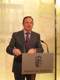 Sanz pide a la Justicia que "actúe" para que el 'caso Bárcenas' pueda esclarecerse