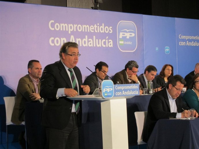 Zoido ante la Junta Regional de su partido