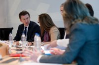 Feijóo: "Rajoy es para mí la referencia de la regeneración democrática en el PP"