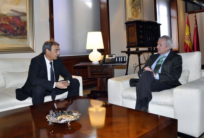 El presidente de Ucomur con Valcárcel