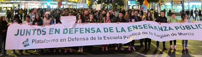 Estudiantes protestan en Murcia contra la LOMCE