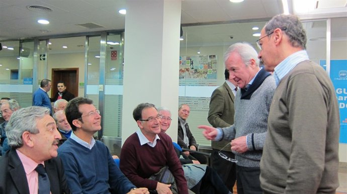 Valcárcel y Cámara antes de la reunión PP