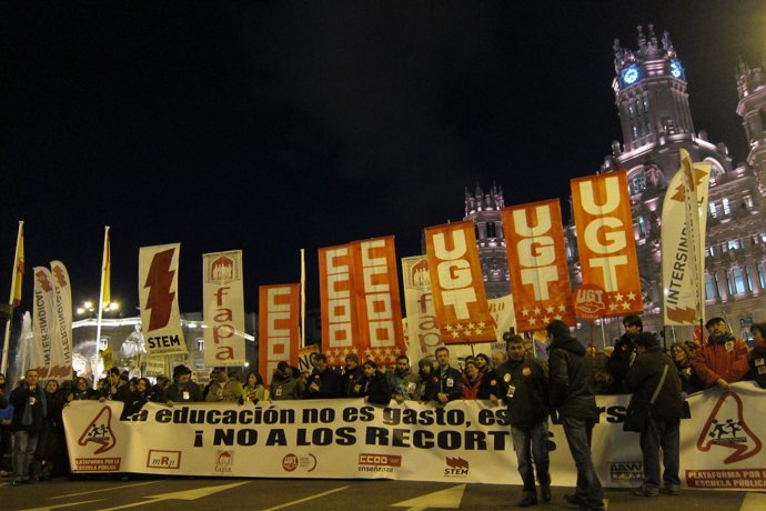 Cabecera de la manifestación contra la LOMCE