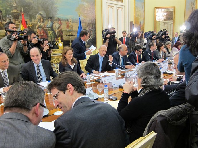 Wert y los consejeros en la sectorial de Educación