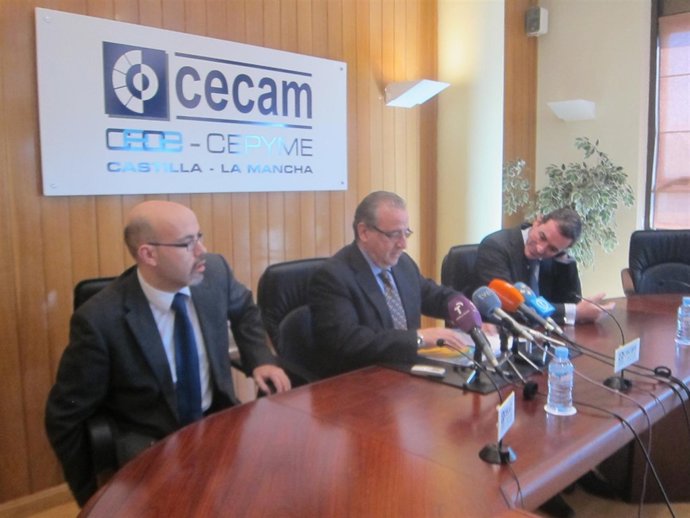 Los responsables de CECAM en rueda de prensa