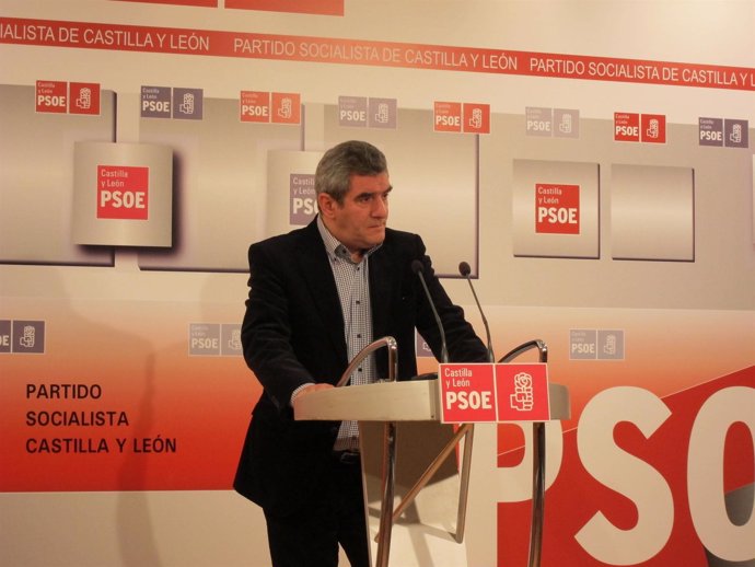 El secretario regional del PSOE, Julio Villarrubia