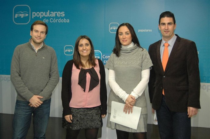 Jurado junto a los integrantes del PP cordobés en materia de Juventud