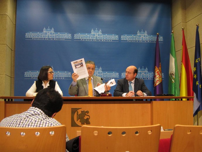 Fuentes informa sobre Fitur con Navas y Soriano